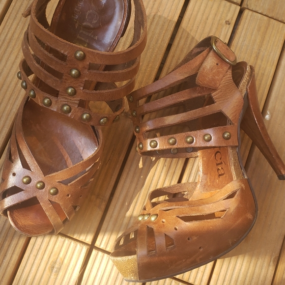 Pedro Garcia Heels - Picture 2 of 6